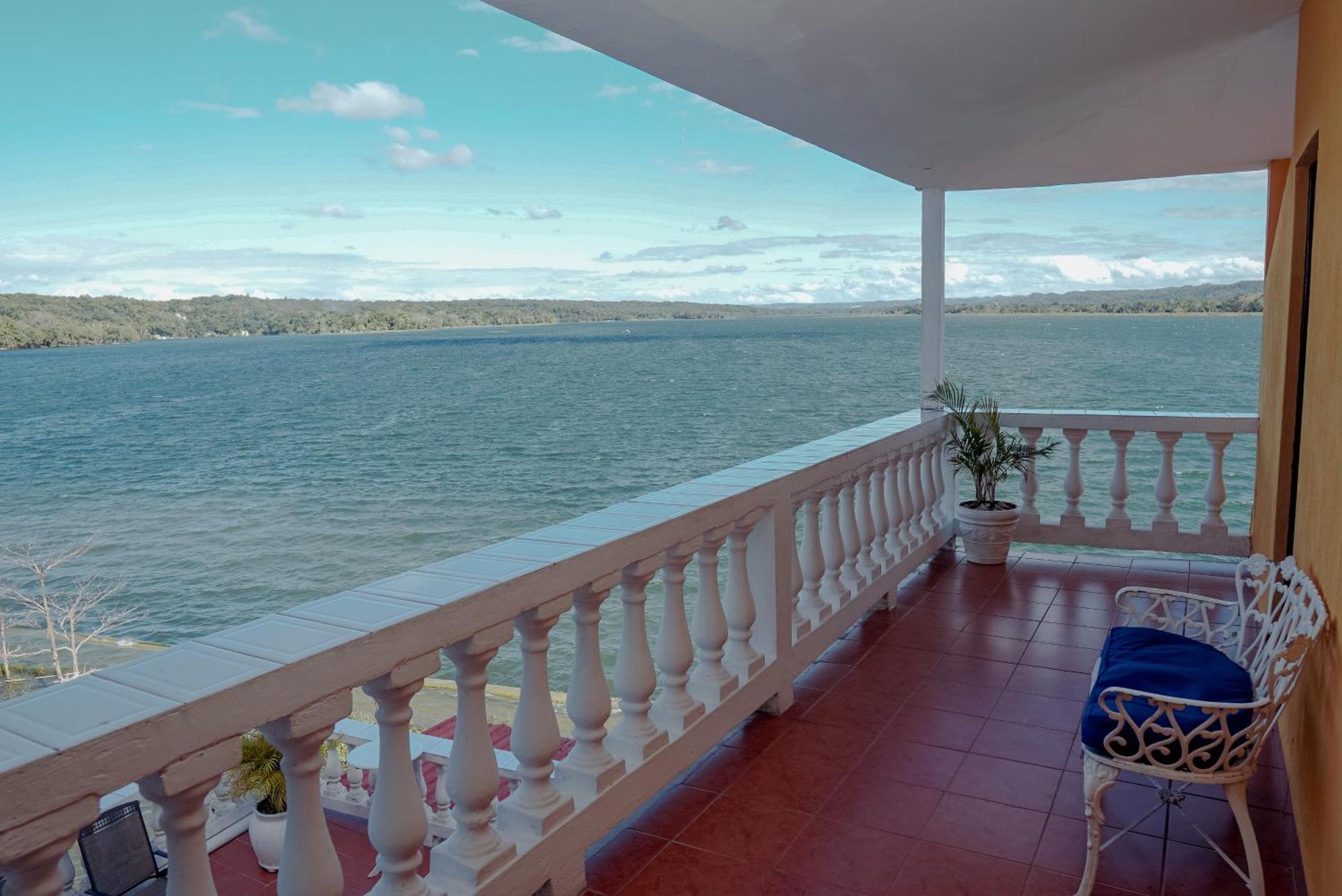 Hotel Villa Del Lago Флорес Екстер'єр фото