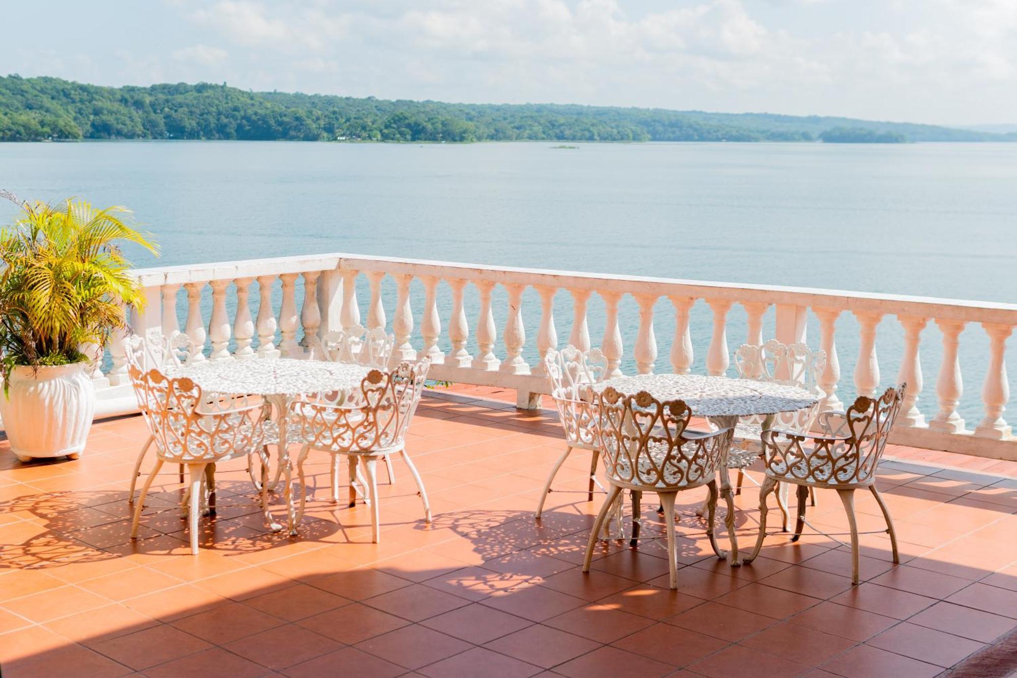Hotel Villa Del Lago Флорес Екстер'єр фото