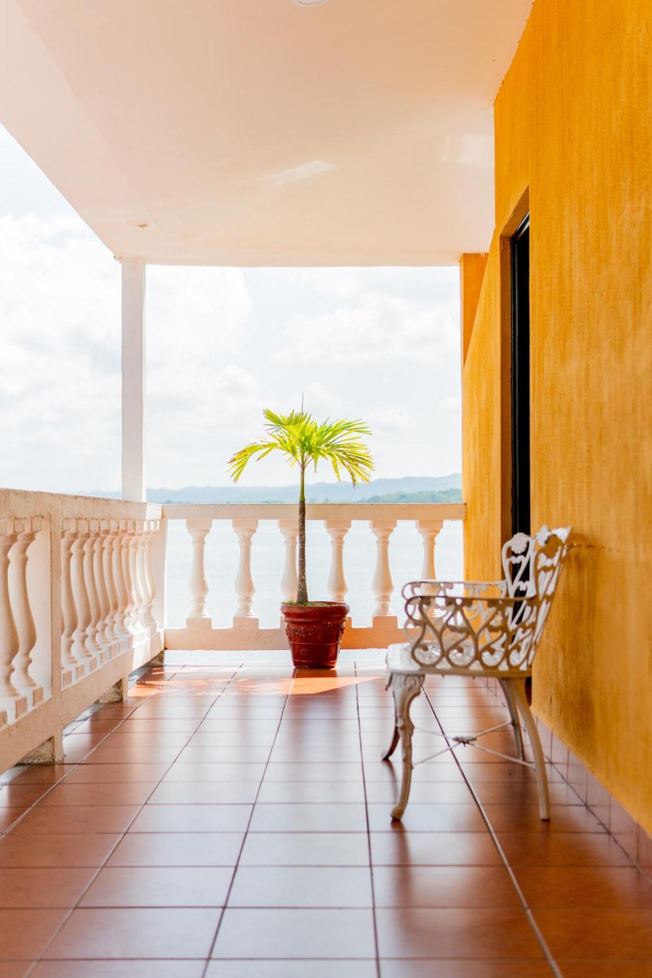 Hotel Villa Del Lago Флорес Екстер'єр фото
