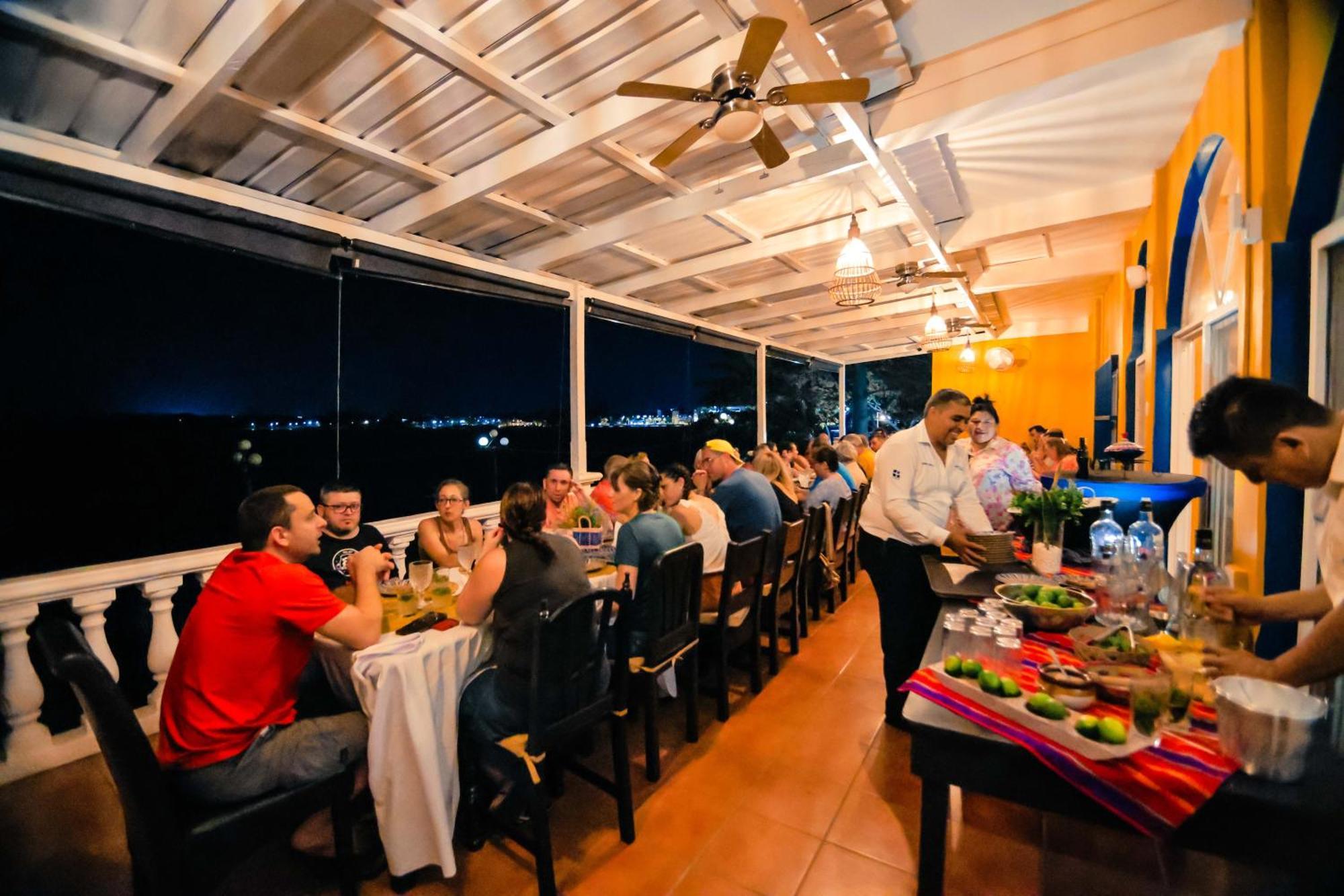 Hotel Villa Del Lago Флорес Екстер'єр фото